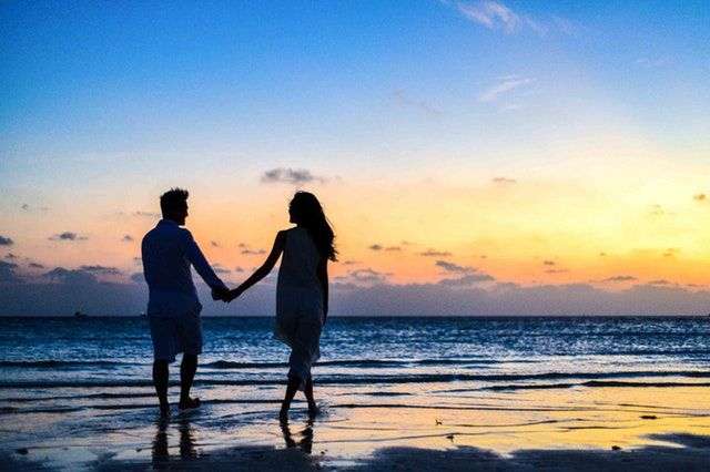 difference between love and attraction. Love vs Attraction